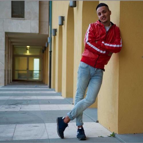 "Lasciamo tutto al destino" è il nuovo singolo di Alessio Gambino, in rotazione radiofonica dal 25 Febbraio "Lasciamo tutto al destino" è il nuovo singolo di Alessio Gambino, in rotazione radiofonica dal 25 Febbraio