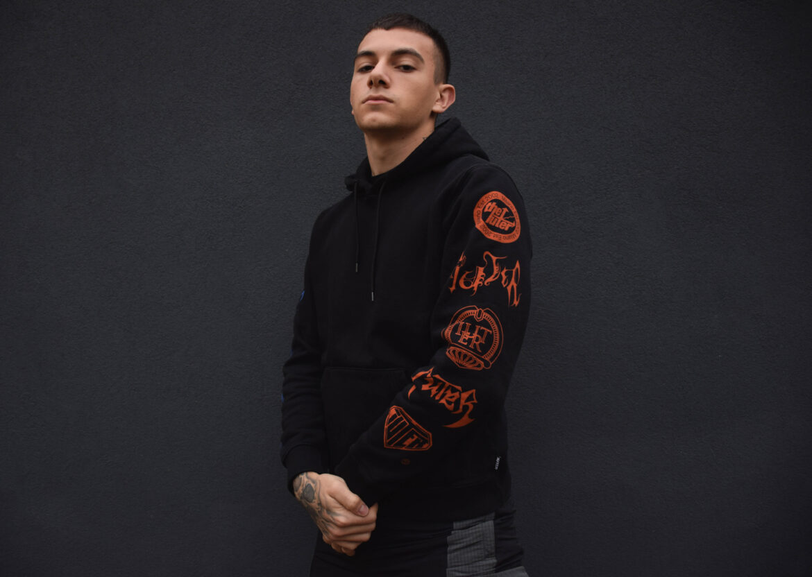 Blake El Diablo è un giovane rapper emergente di Saronno, classe 2000, vero nome Jacopo Romano. Blake El Diablo è un giovane rapper emergente di Saronno, classe 2000, vero nome Jacopo Romano.